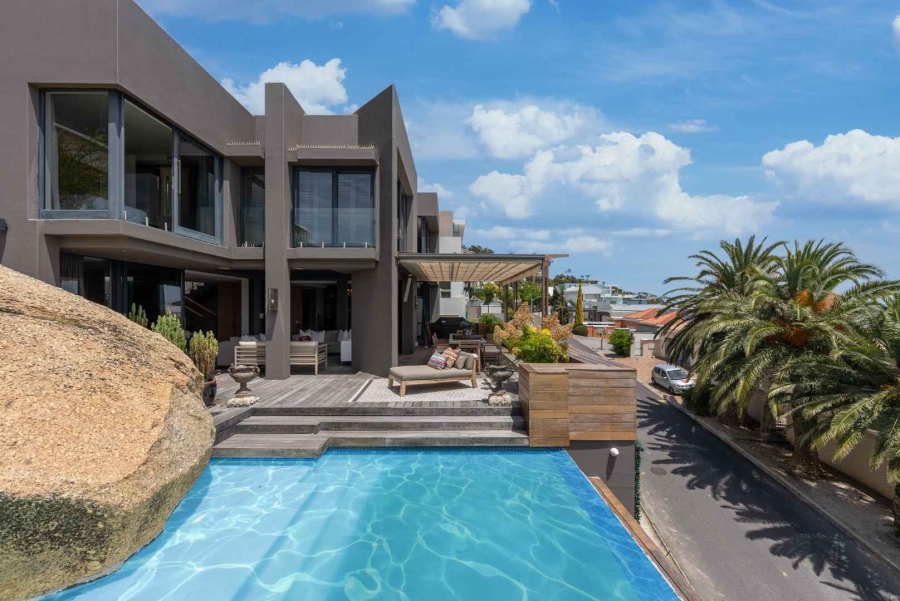 4 Bedroom Property for Sale in Fresnaye Western Cape